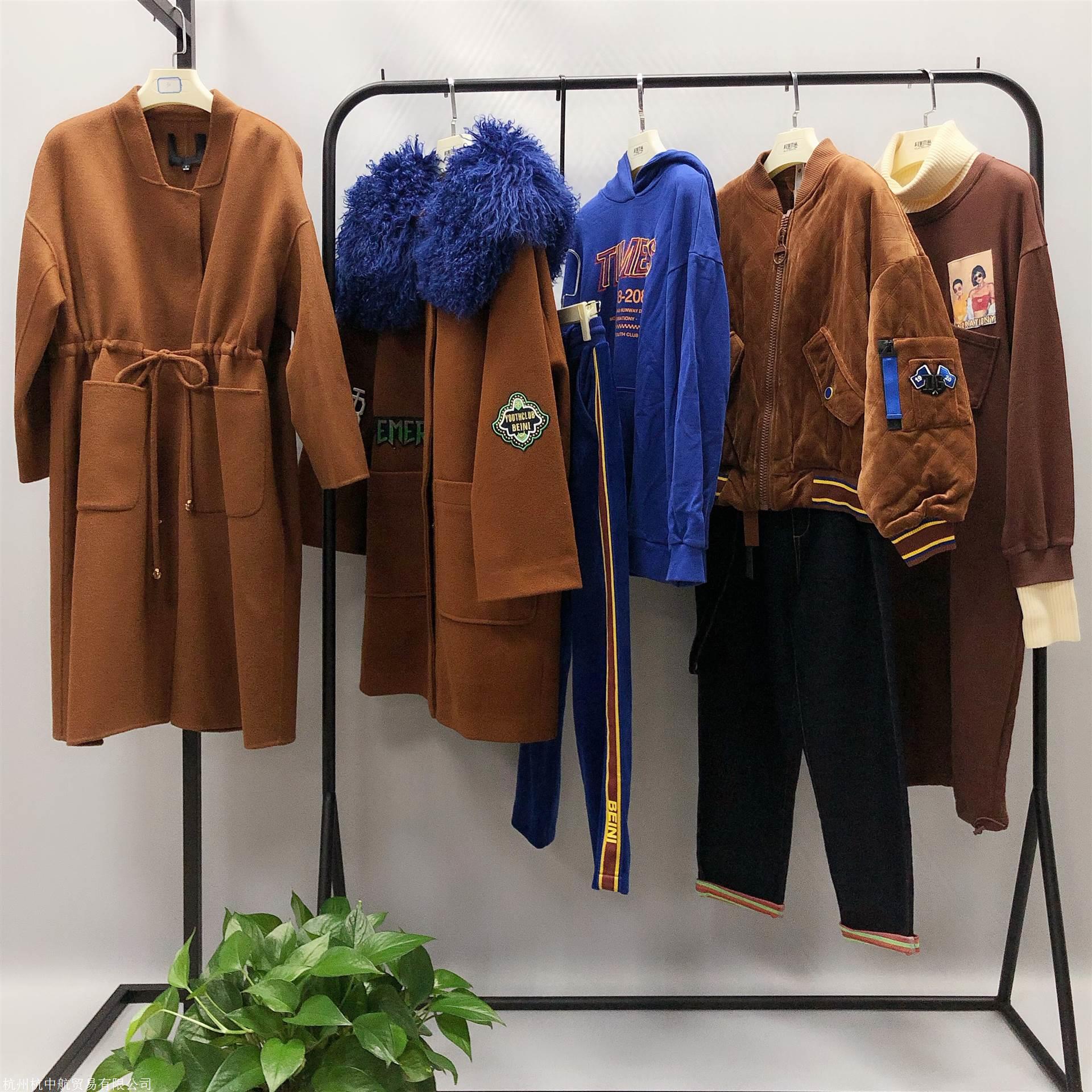 四季青服装市场 品牌折扣女装尾货批发的淘金地